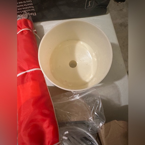 new PGA flag and cup set plus new sealed 4 cups with balls, marker and tees. - Picture 4 of 6